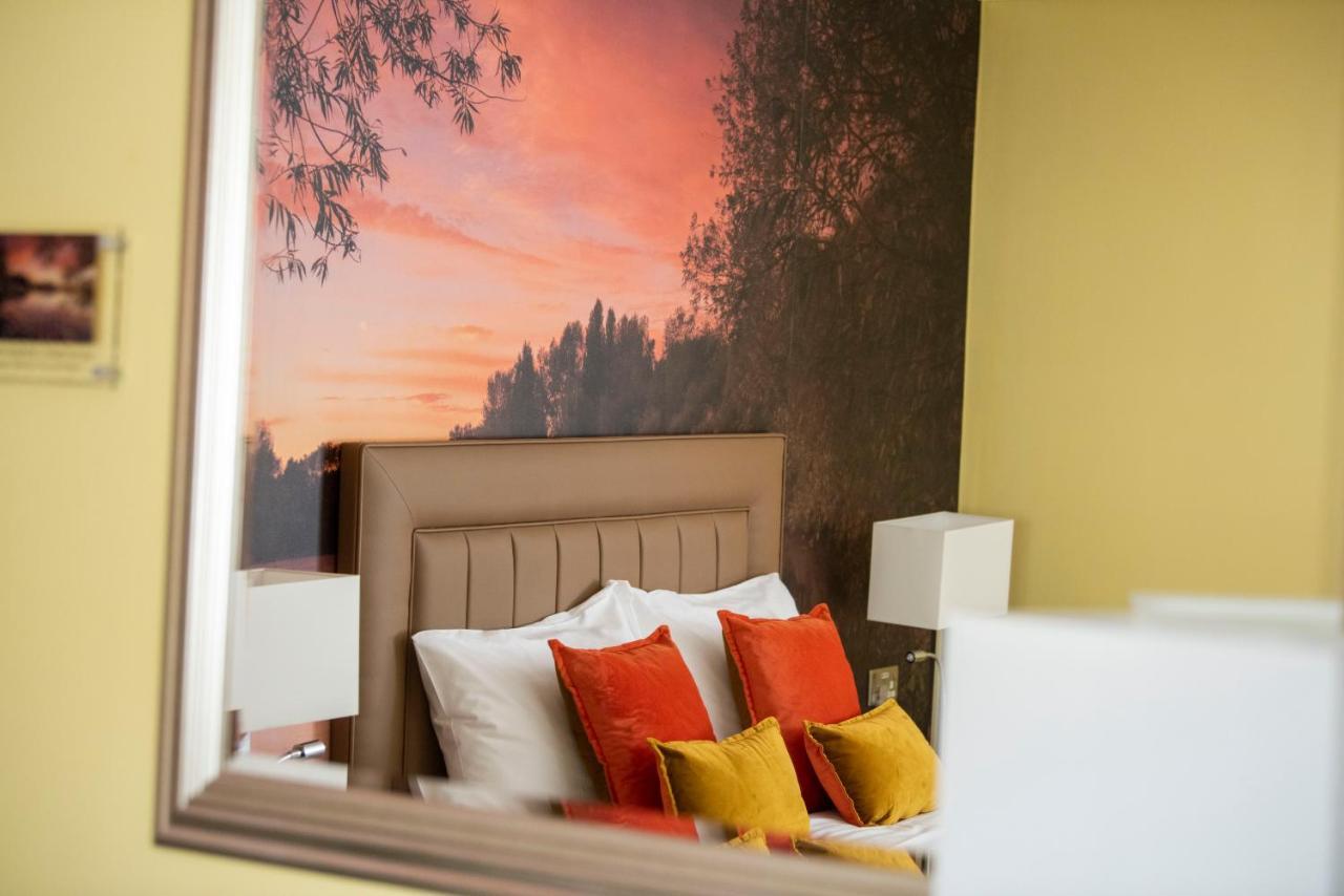 Bridleways Guesthouse & Holiday Homes Mansfield Bagian luar foto